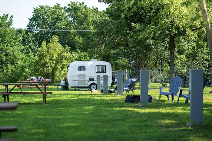 RV N The Vines KC 2