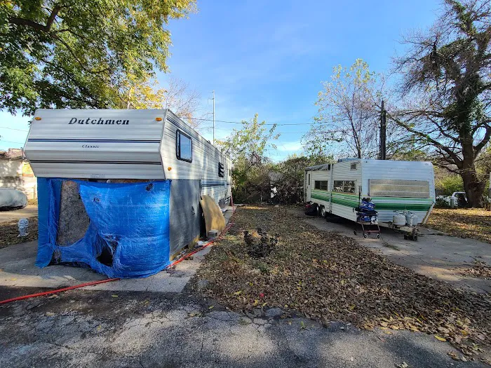 Stadium Park & Campground Picture 6