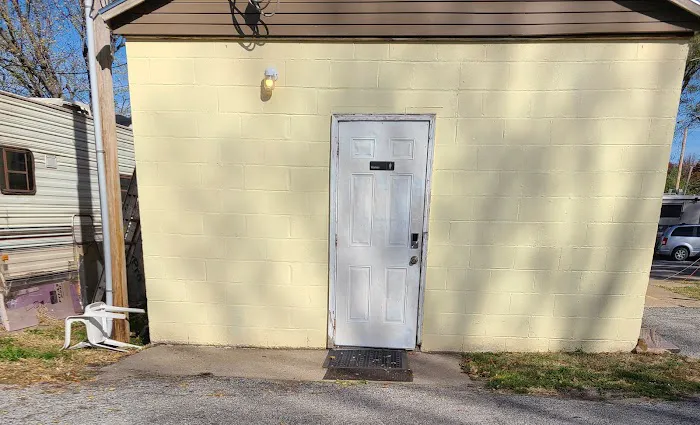 Stadium Park & Campground Picture 4