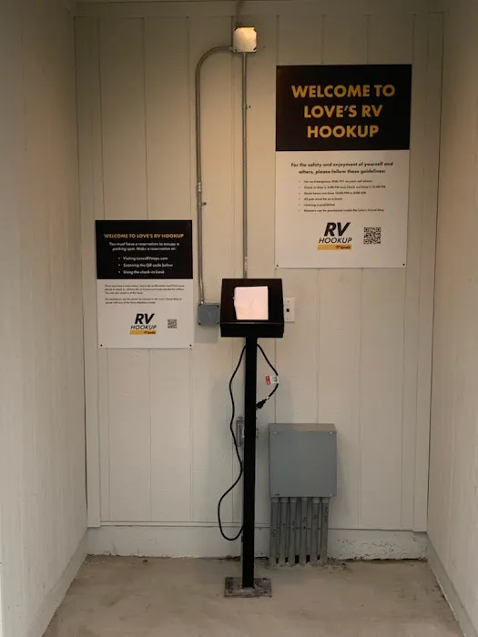 Love's RV Hookup 9
