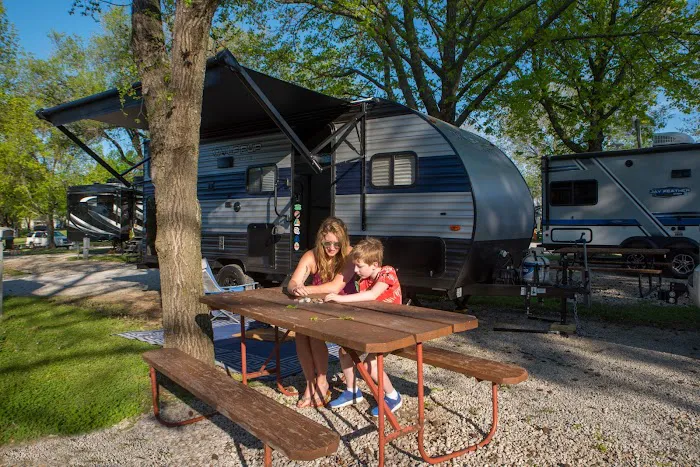 Kansas City East / Oak Grove KOA Holiday 3