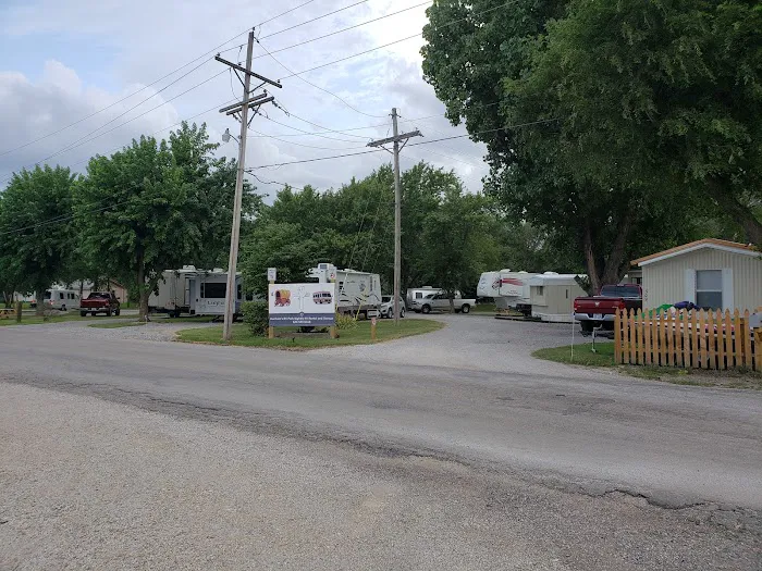 Dunham's RV Park Picture 10