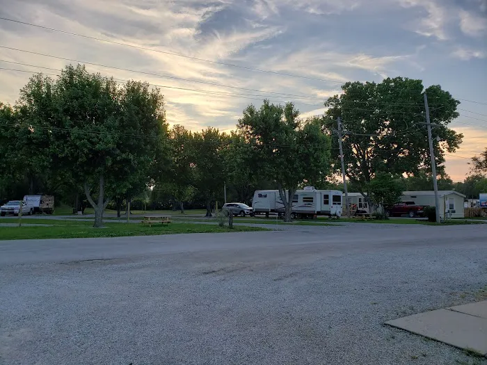 Dunham's RV Park Picture 9