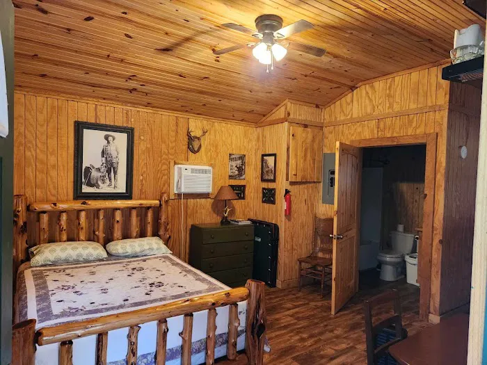 Screaming Eagle Cabins 9