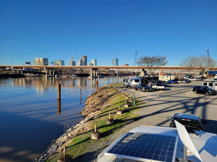 Downtown Riverside RV Park 7