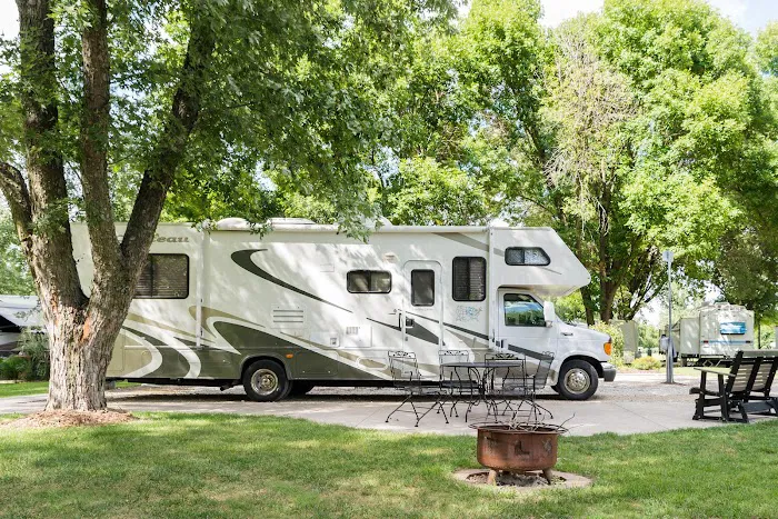 Kansas City West / Lawrence KOA Holiday 8
