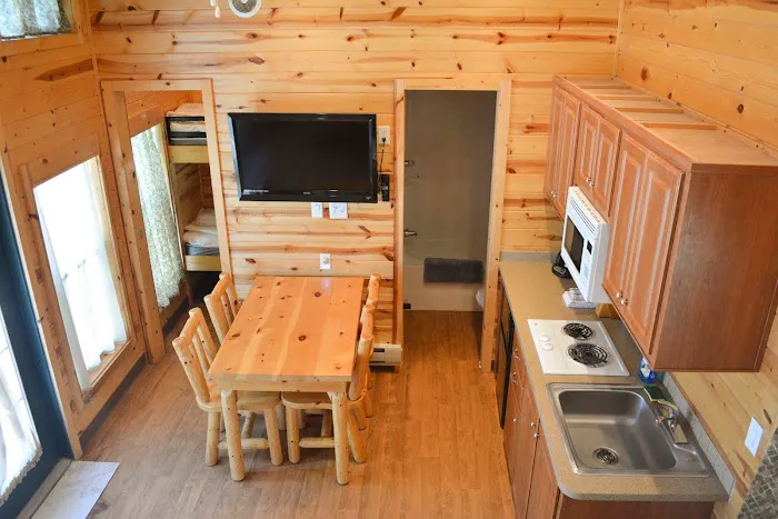 Kansas City West / Lawrence KOA Holiday 7
