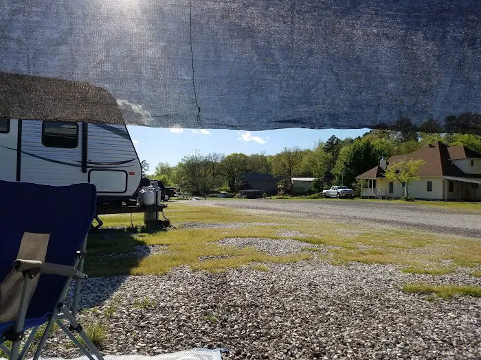 Young's Lakeshore RV Resort 1