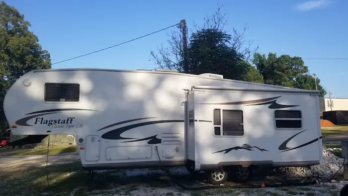 Pinewood Properties & Rv Park 3