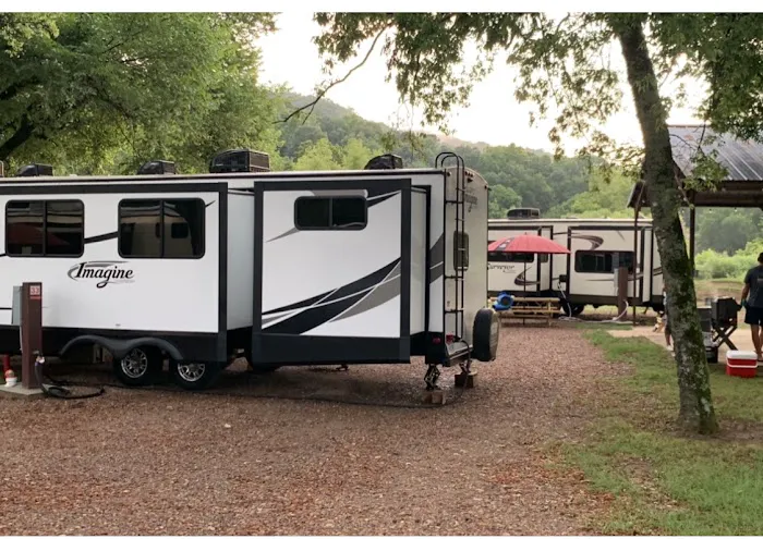 Caddo River Access RV Park & Rental 4