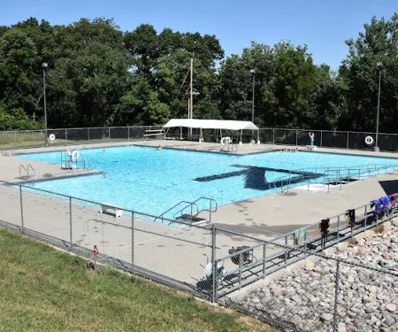 Central Camp Shower House and Pool