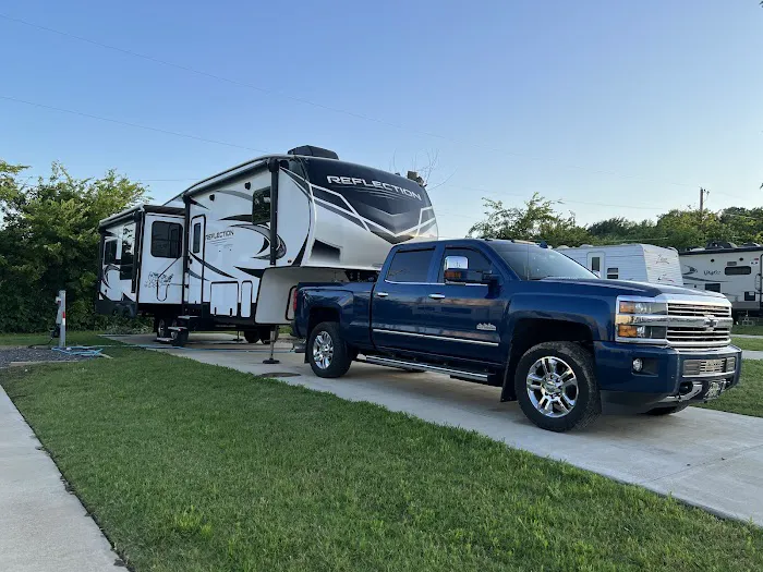 Whispering Oaks RV Park 5