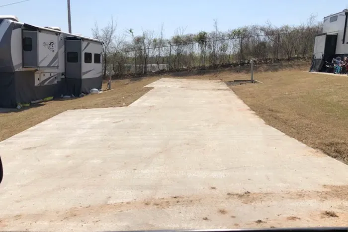 Whispering Oaks RV Park 8