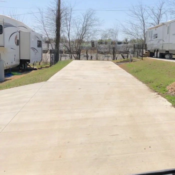 Whispering Oaks RV Park 9