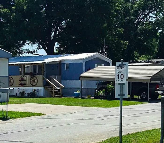 Rolling Hills Mobile Home Park 10