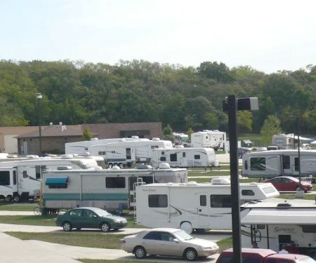 Lake Shawnee Campground