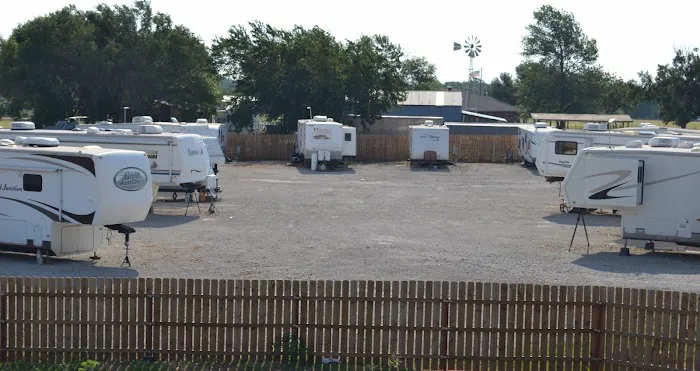 Pit’s RV Park and Storage 1