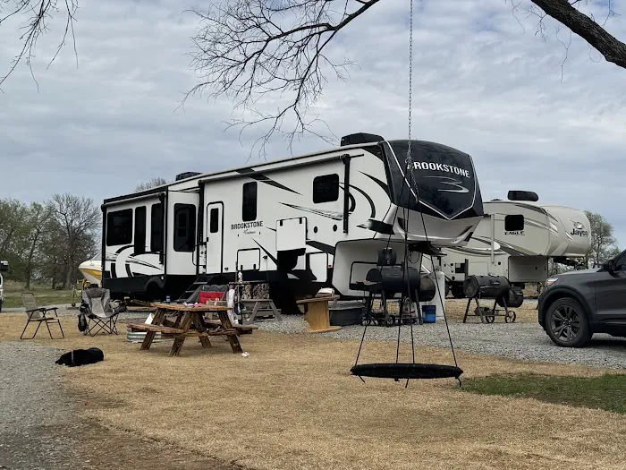 Lake Life RV Park 3