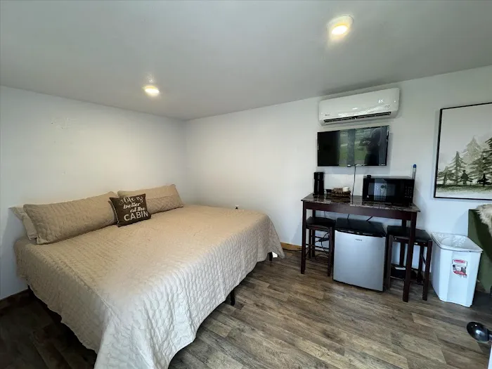Pine Creek Hideaway Cabins & RV Resort 4