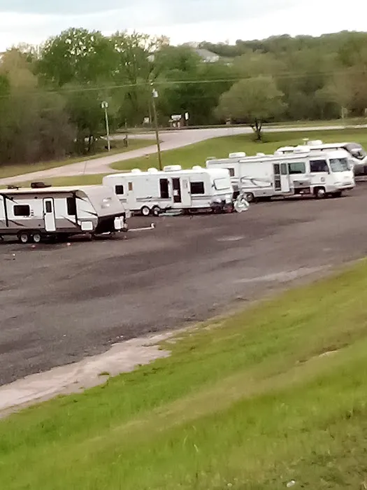 EXIT 196 RV Court & Park 5