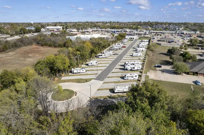 Cowboy Camp Upscale RV park 7