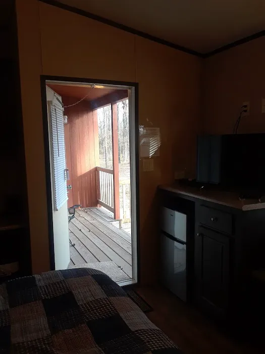 Shady Oaks Resort - RV Full Hookups, Cabins & Guest Lodge 3