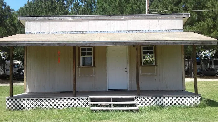 DW’s Lakeside RV Park 7