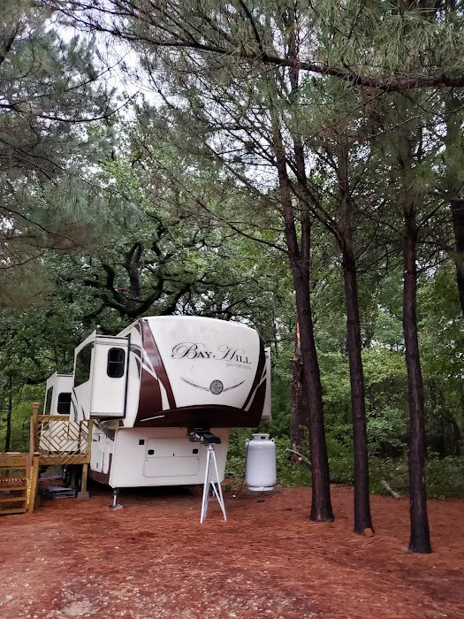 DW’s Lakeside RV Park 8