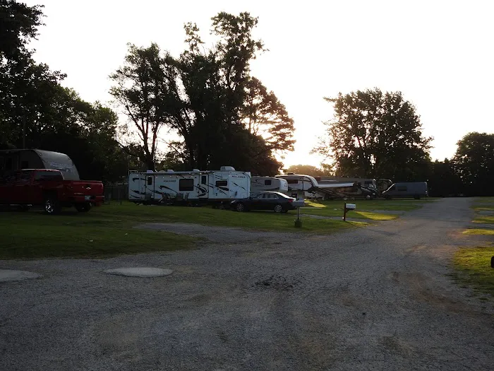 Country Hollow RV Park & Campground 6