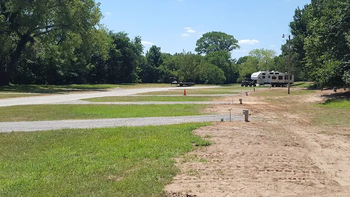 Country Hollow RV Park & Campground 4