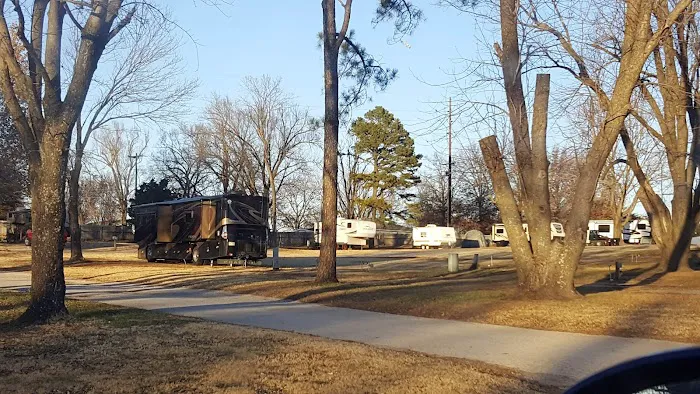 Country Hollow RV Park & Campground 2