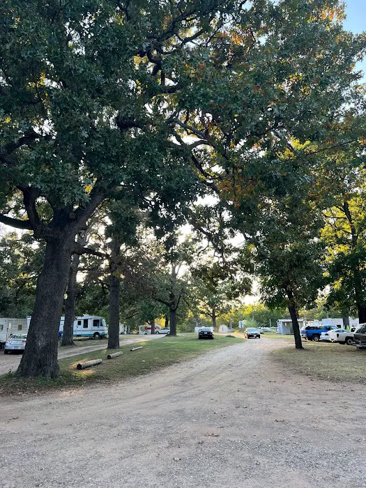 Camp Paris RV Park 8