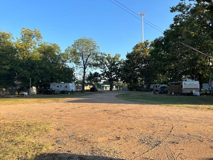 Camp Paris RV Park 2