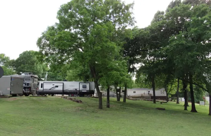 Lone Oak RV Park 4