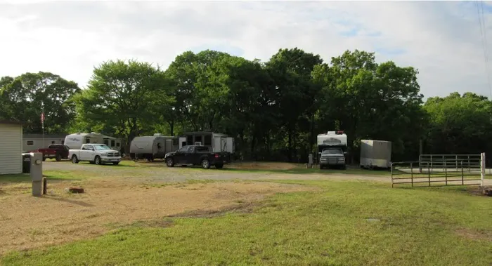Lone Oak RV Park 8