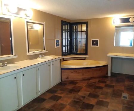 Riverside Mobile Home Community