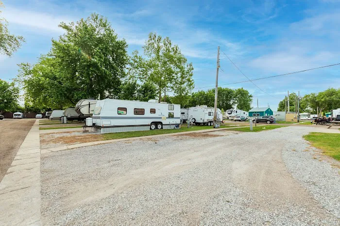 K and R RV Park 3