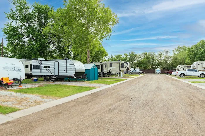 K and R RV Park 7