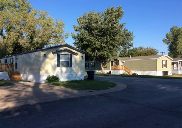 Lakeview Terrace Mobile Home Community 1