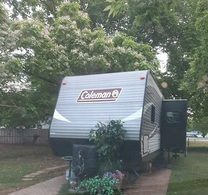 Holliday Outt RV Park 55 Plus 5