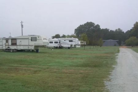 THREE PINES RV PARK