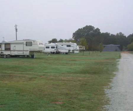 THREE PINES RV PARK