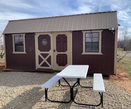 Lu2019Lees rv park and paddocks