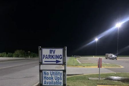 River Wind RV parking no semis