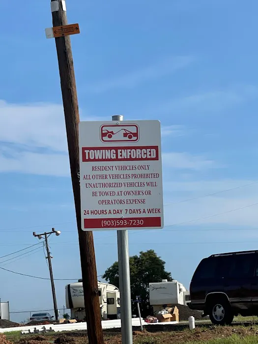 Logan's Way RV Park 10