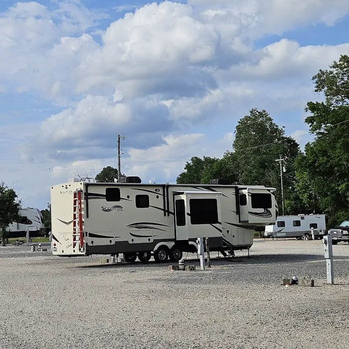 Laguna Vista RV Park Inc. - Campground Site, RV Sites in Marshall TX 1