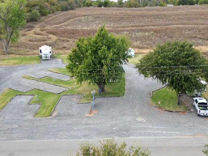 Shortys Hookups RV Park 5