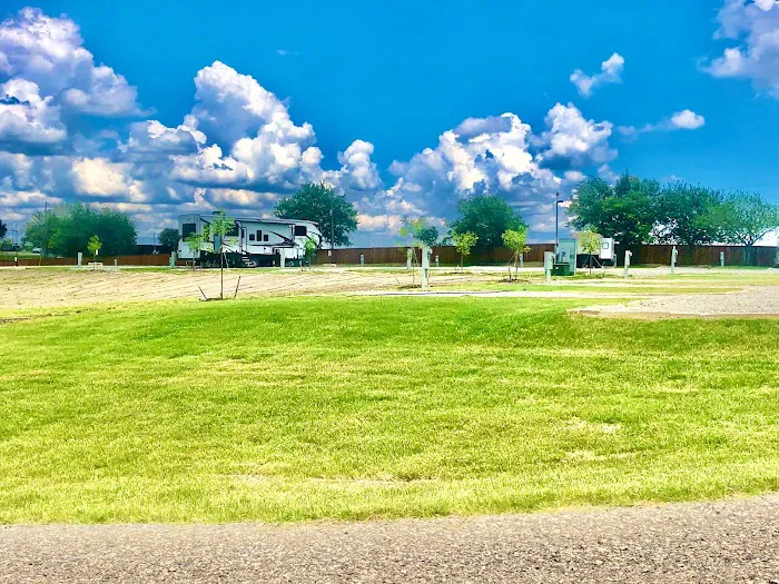 Prairie Lakes Ranch RV Park 5
