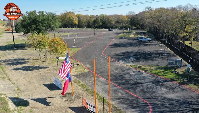 Dallas Melissa RV and Tiny Home Park 9
