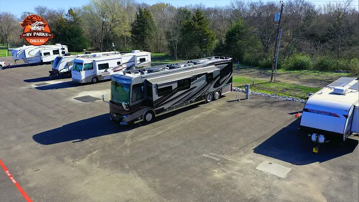 Dallas Melissa RV and Tiny Home Park 8